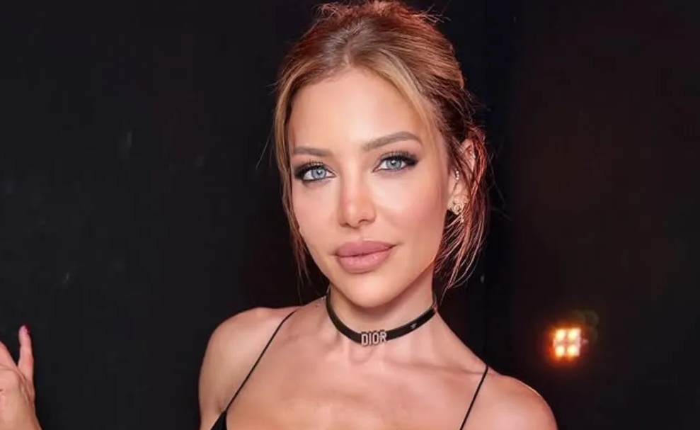 Evangelina Anderson deslumbró con un bikini rojo fuego en su regreso a Marbella: piscina y el sol del verano europeo